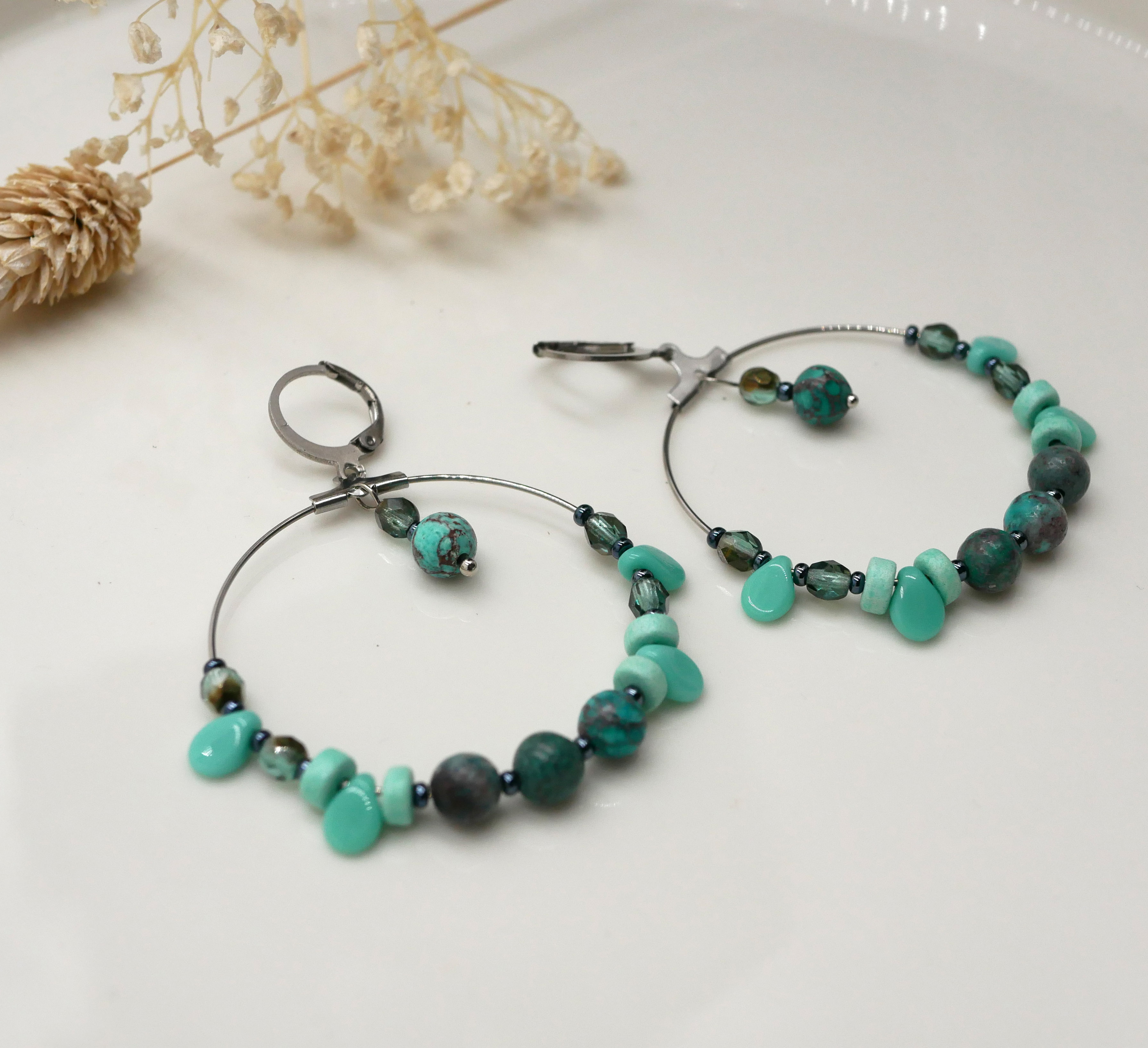 Boucles d'oreilles grandes créoles acier et perles turquoises