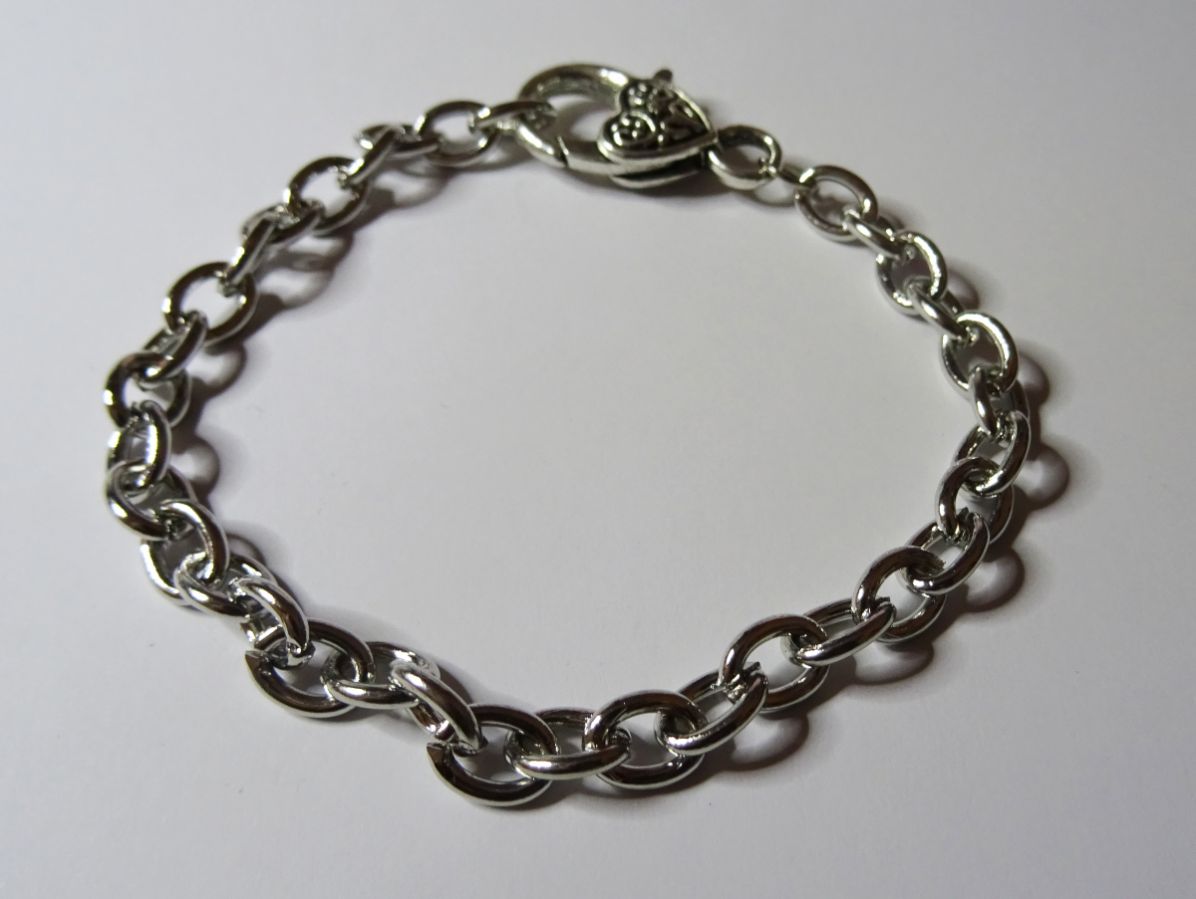 Bracciale a catena placcato argento con chiusura a cuore 20 cm