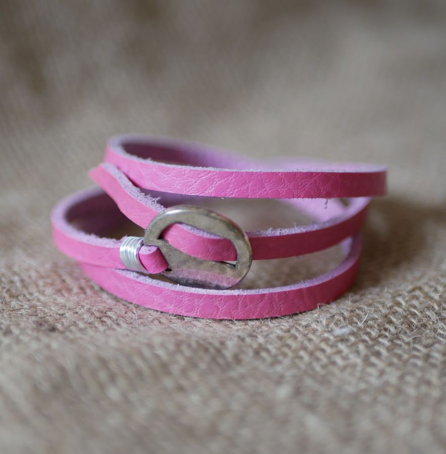 Bracciale in pelle Fucsia fine a triplo giro