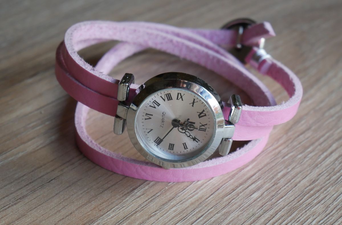 Bracciale in pelle rosa a triplo giro