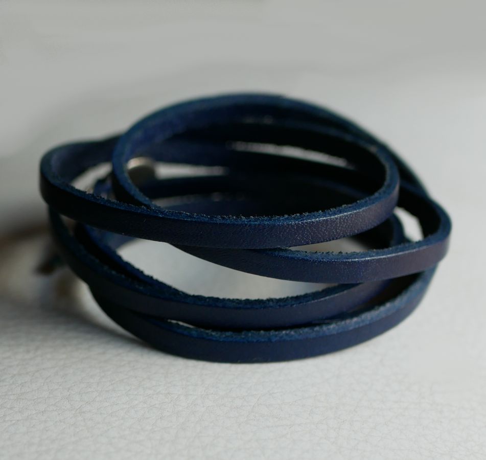 Cinturino in pelle a 5 giri blu navy regolabile