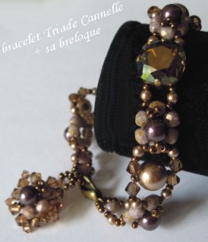 Bracciale a triade con charm alla cannella