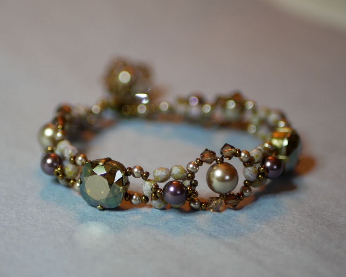 Bracciale a triade con charm alla cannella