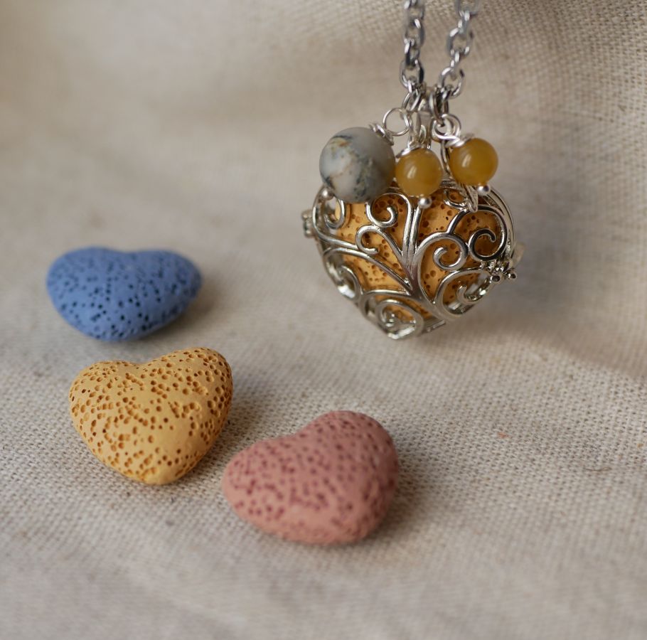 Collana ciondolo Scatola cuore con pietra lavica colore a scelta Regalo di San Valentino