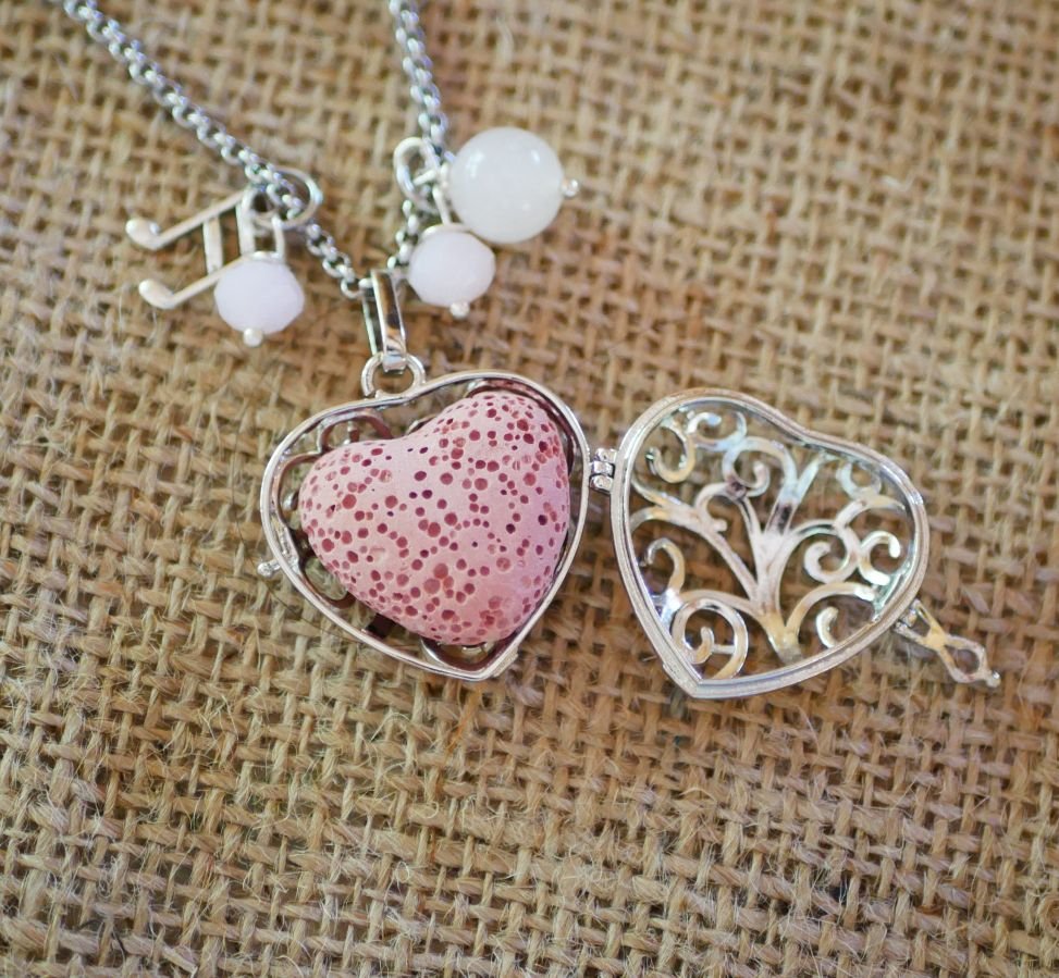 Collana ciondolo Scatola cuore con pietra lavica colore a scelta Regalo di San Valentino