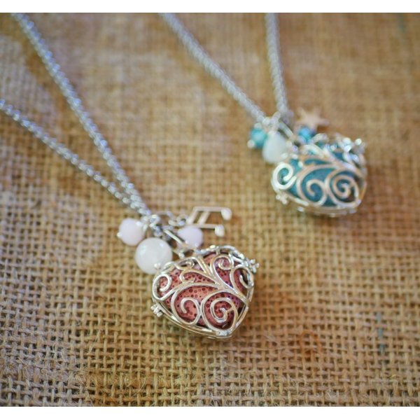 Collana ciondolo Scatola cuore con pietra lavica colore a scelta Regalo di San Valentino