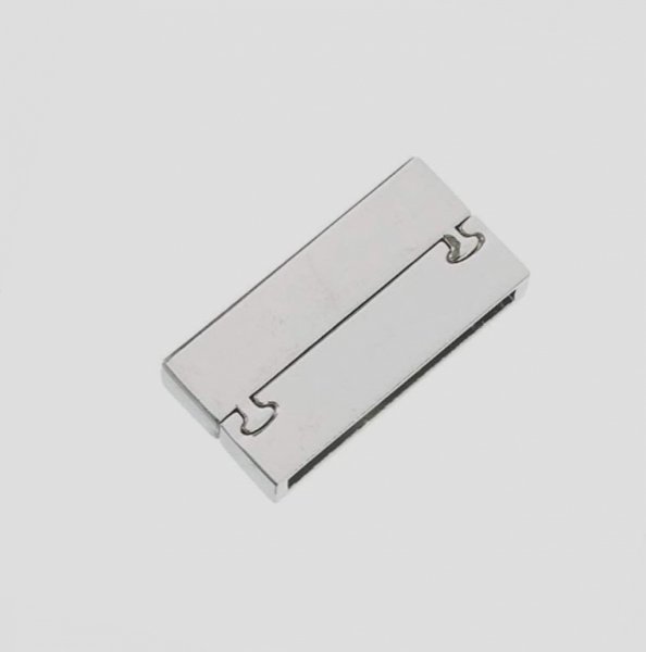 Fermoir magnétique rectangulaire 30x18 mm argenté brillant