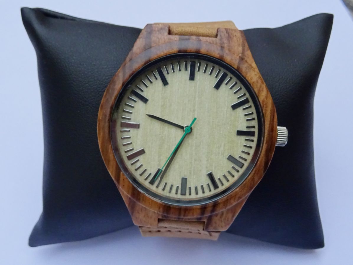 Montre homme bois vein&eacute; &agrave; graver sur bracelet cuir 