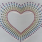 Cuore di strass multicolore